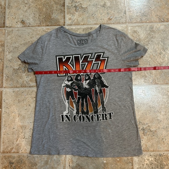 KISS IN CONCERT T-SHIRT - Picture 3 of 5
